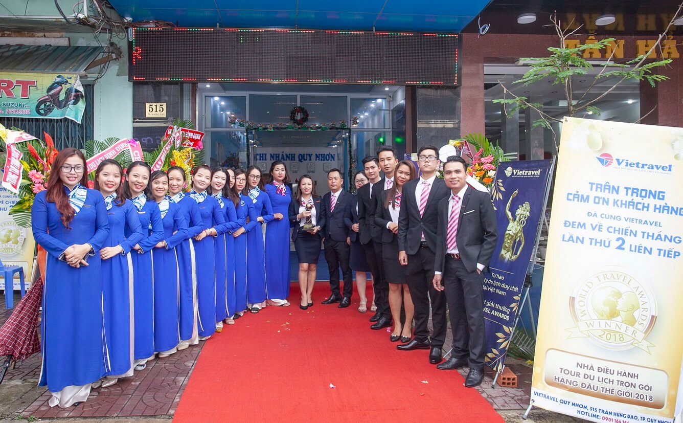 Hành trình xuyên Việt rước cúp 'World Travel Awards' lần II và trưng bày tại Vietravel Quy Nhơn