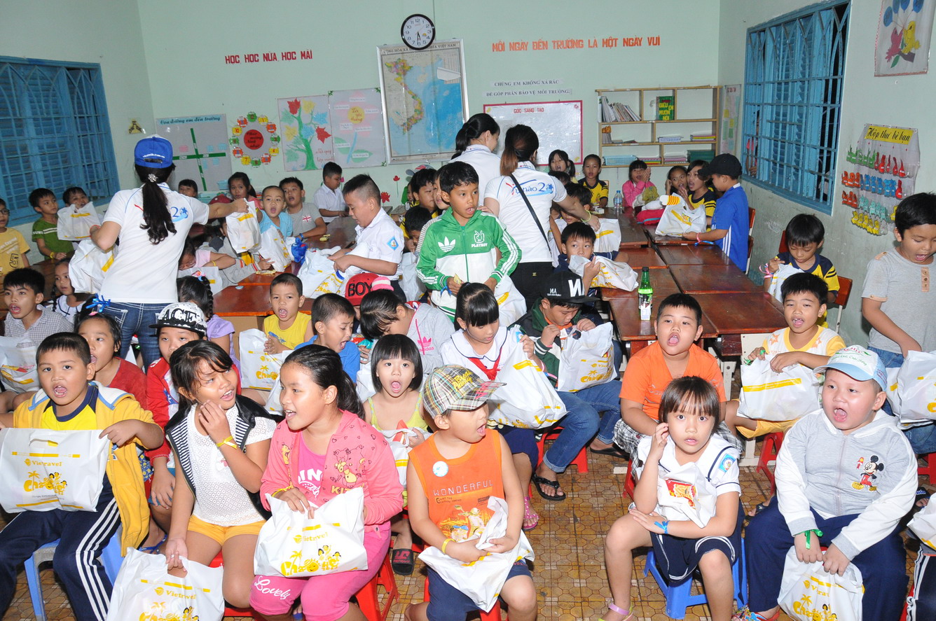 Vietravel đem Tết trung thu đến với học sinh huyện Cần Giờ