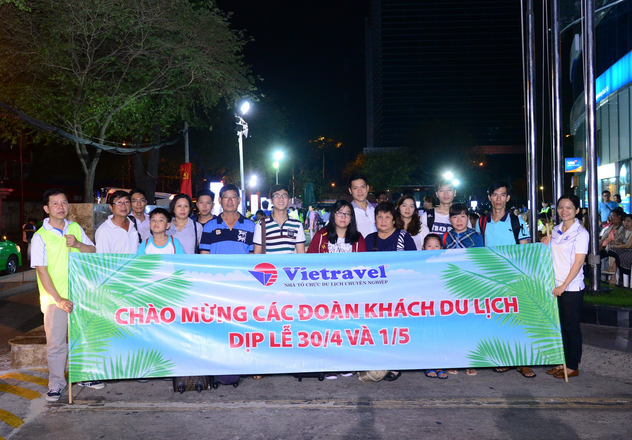 Một số hình ảnh du khách xuất hành sáng ngày 30/4 tại Vietravel: