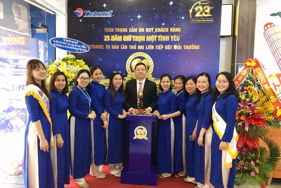 Hành trình xuyên Việt rước cúp 'World Travel Awards' lần II và trưng bày tại Vietravel Đà Nẵng