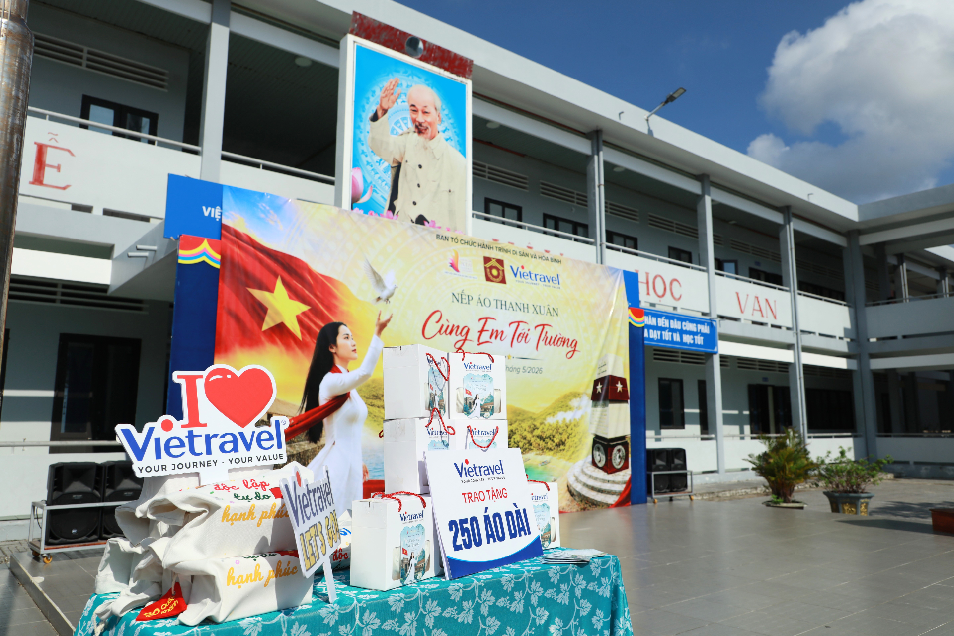 Vietravel Hà Nội lan tỏa giá trị văn hóa - Kết nối du lịch với di sản và thông điệp hòa bình 