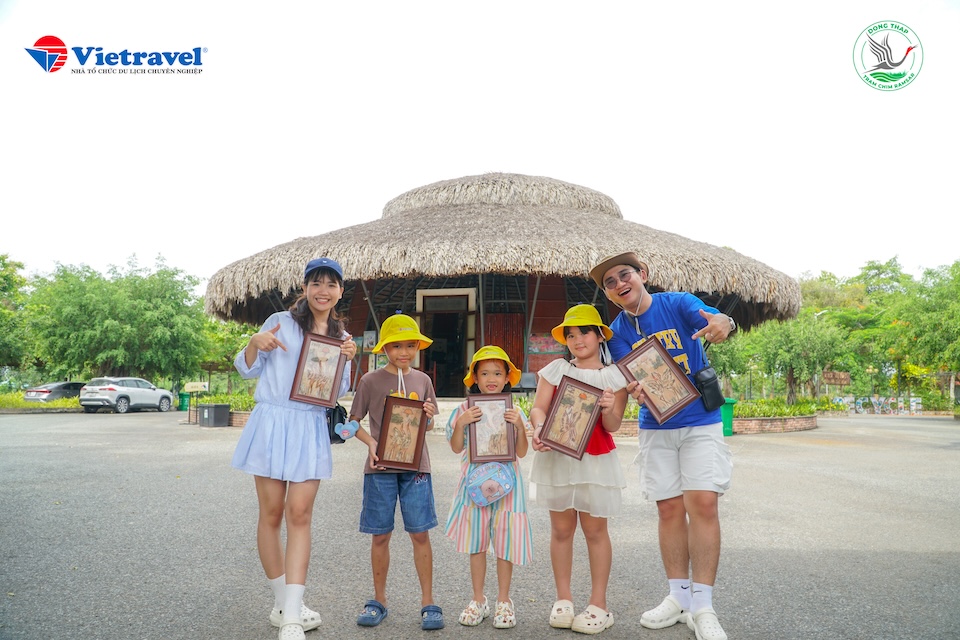 Vietravel và chiến dịch “Giữ cánh sếu – giữ triệu màu xanh”: Không chỉ là hành trình mà còn là hành động vì tương lai