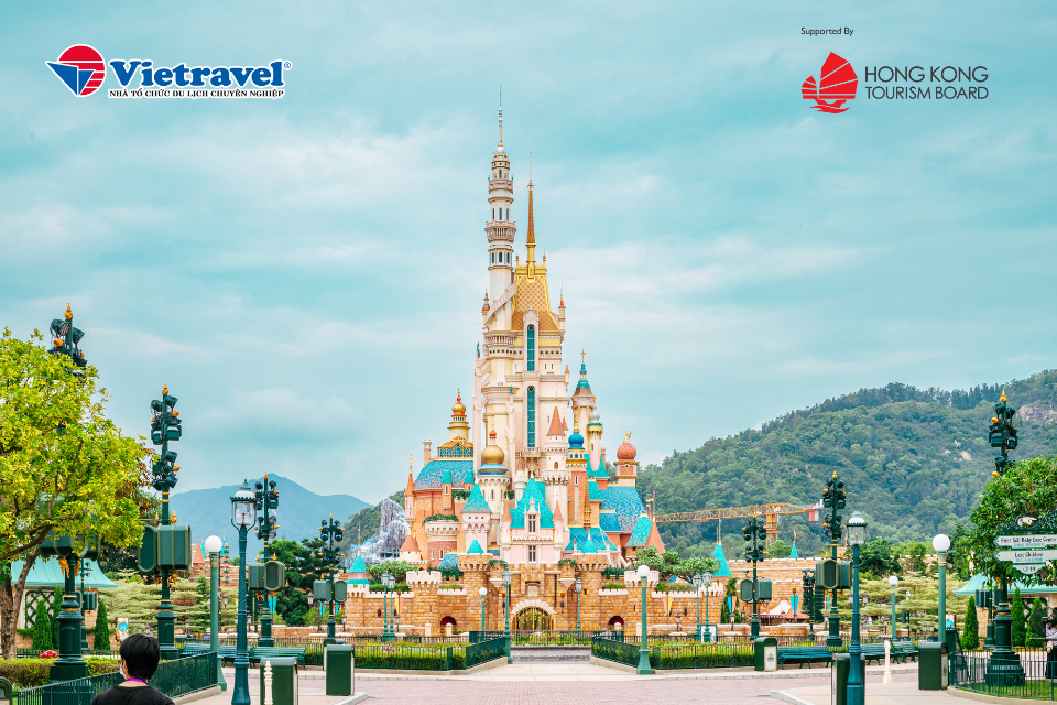 Đắm mình trong thế giới cổ tích tại Disneyland Hong Kong