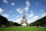 Tháp Eiffel mừng sinh nhật 120 tuổi