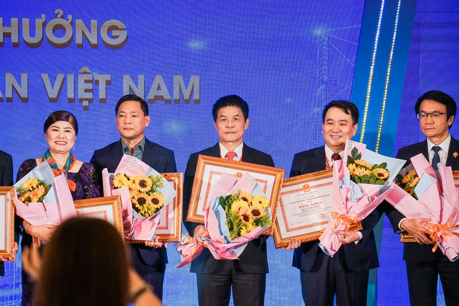 Vietravel vinh dự nhận Bằng khen của Ủy ban nhân dân thành phố Hồ Chí Minh