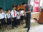 Vietravel chăm lo cho trẻ em có hoàn cảnh khó khăn tại Long An trong năm học mới 2011