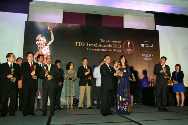 VIETRAVEL IS PROUD OF HAVING RECEIVED AWARD FOR THE THIRD CONSECUTIVE TIME FROM TTG TRAVEL AWARDS