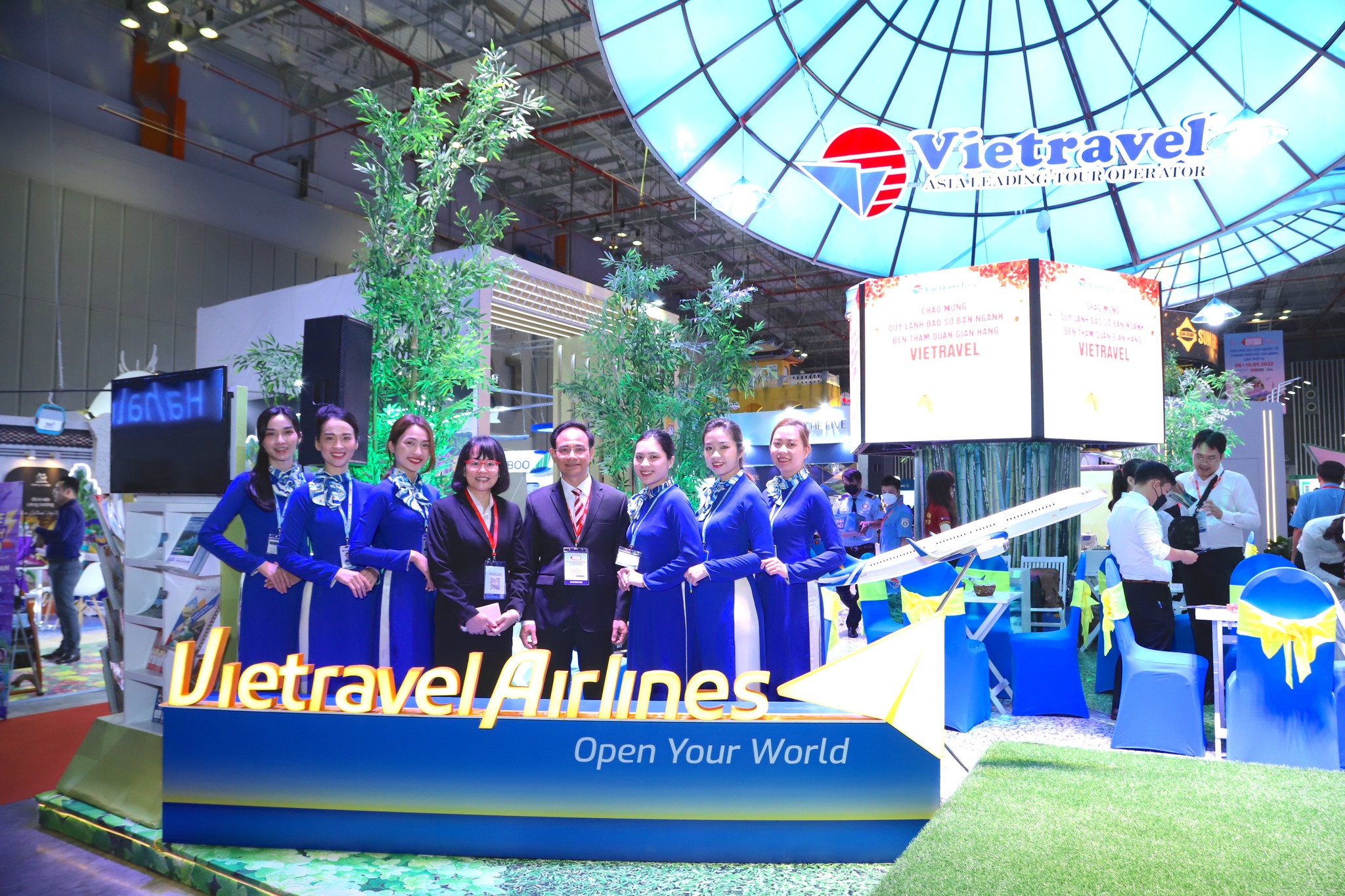 Vietravel làm việc với các đối tác quốc tế đưa khách đến Việt Nam tại Hội chợ Du lịch Quốc tế TP.HCM ITE 2022 nhằm gia tăng và mở rộng thị trường khách Inbound