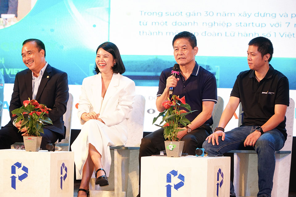 Chủ tịch HĐQT Tập đoàn Vietravel tham dự talkshow Tuổi Trẻ Startup Award 2024 - "Xây dựng thương hiệu từ vạch xuất phát"