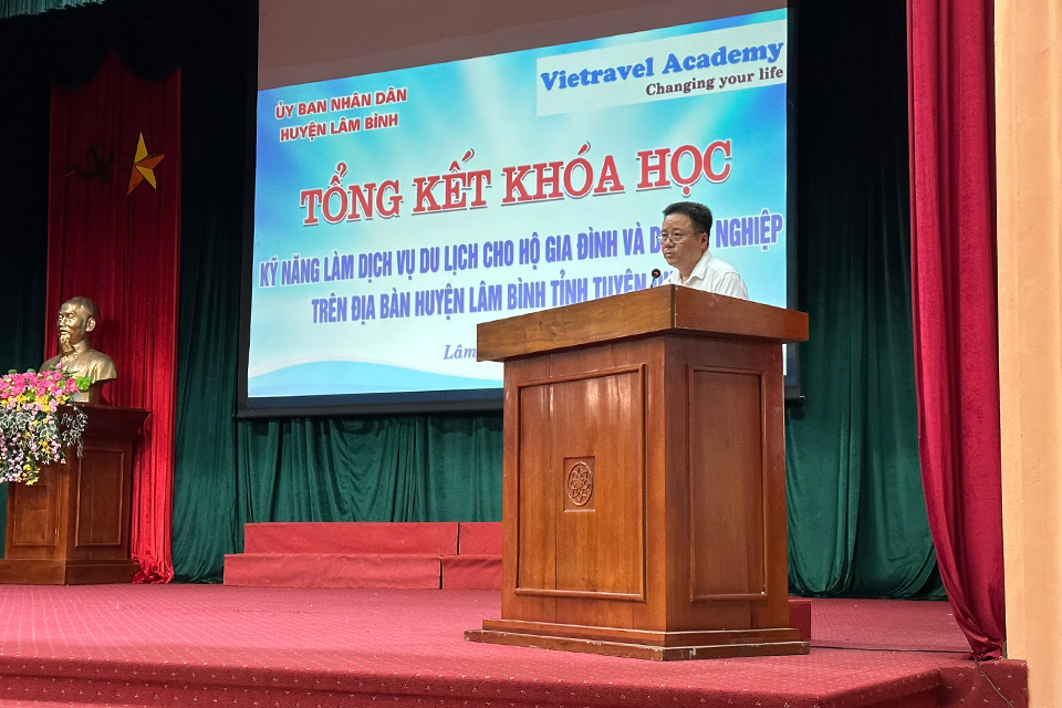 Lễ bế giảng khóa đào tạo "Nghiệp vụ du lịch cộng đồng" tại Tuyên Quang