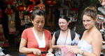 Foreign visitors to Vietnam surge 80% in Oct
