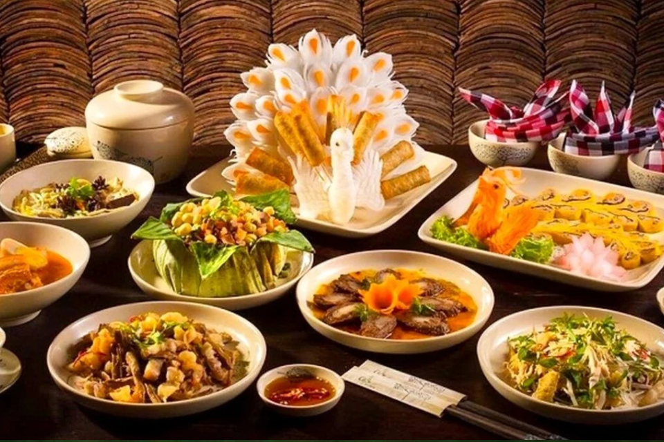 Ẩm thực cung đình Huế - Mãn nhãn với các món ăn tinh hoa chuẩn vị hoàng gia 