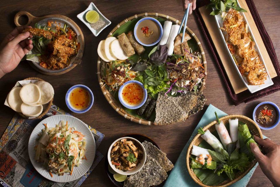 Ẩm thực Việt Nam: TOP 45 đặc sản nổi tiếng nhất định phải thử