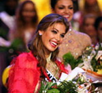 Hoa hậu Hoàn vũ 2008: Duyên dáng Áo dài thuộc về Miss Venezuela