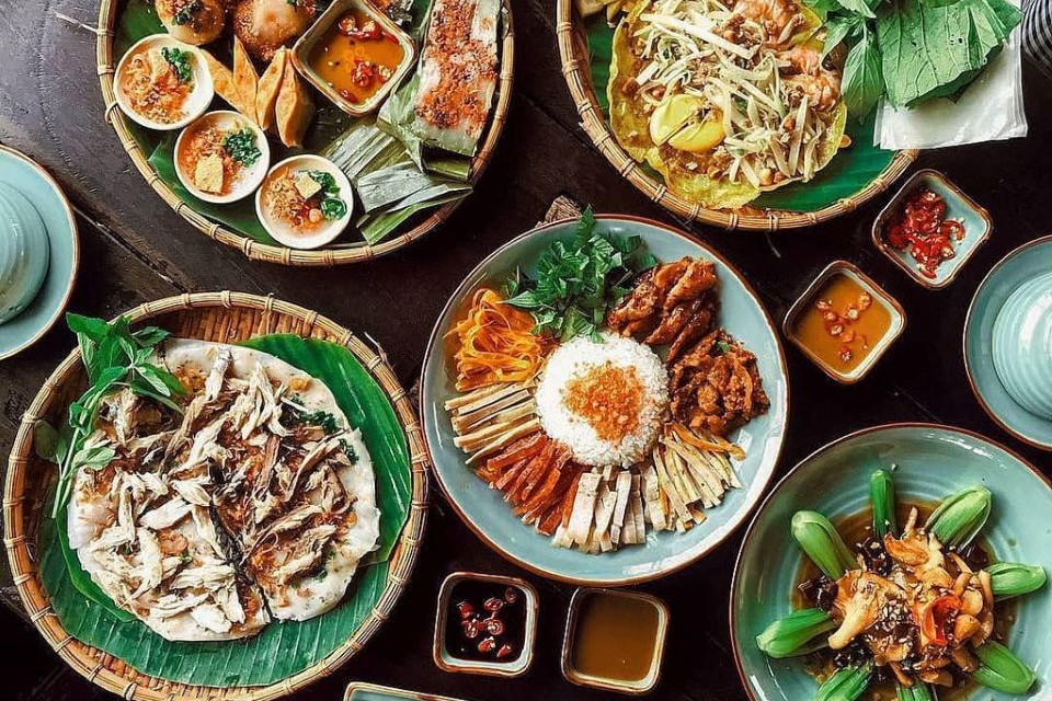 Top 30+ Món Đặc Sản Huế Nhất Định Phải Thử Khi Đến Cố Đô