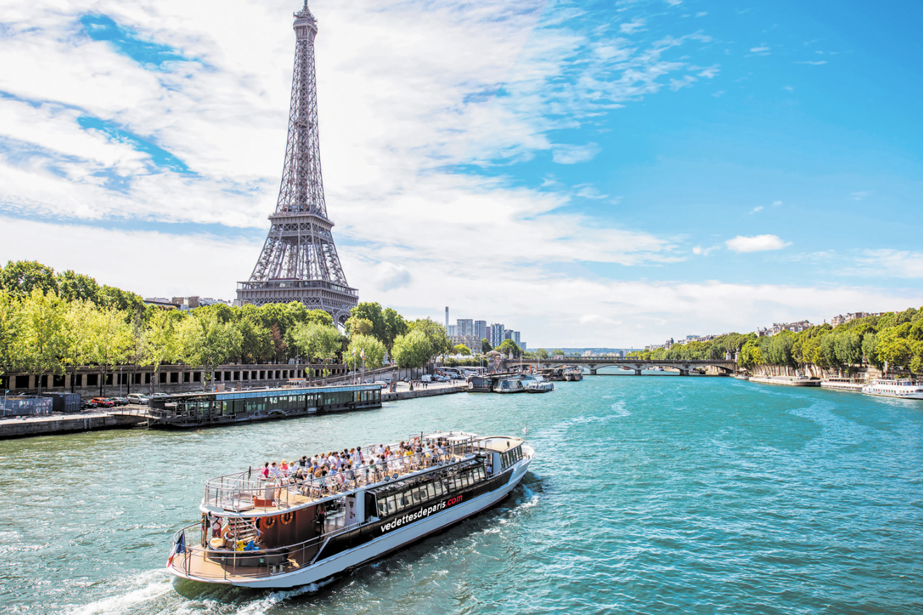 Dạo thuyền trên sông Seine – trải nghiệm lãng mạn giữa lòng Paris