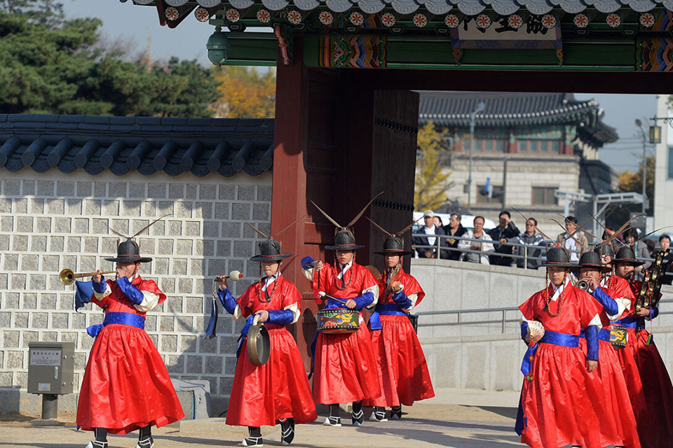 Vẻ đẹp hiện đại pha lẫn nét hoài cổ của thủ đô Seoul, Hàn Quốc