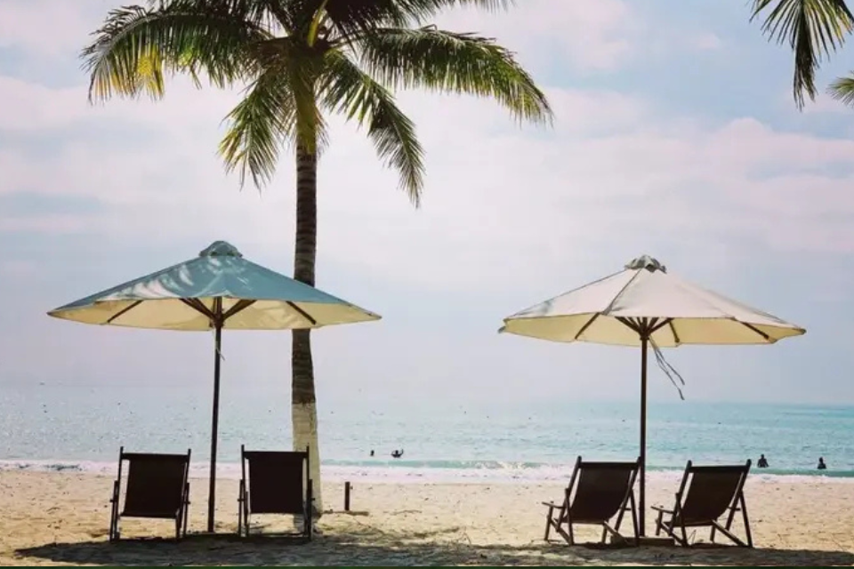 Du lịch Bãi biển Nhũ Tiên, Nha Trang: Trải nghiệm vẻ đẹp nguyên sơ hút hồn du khách