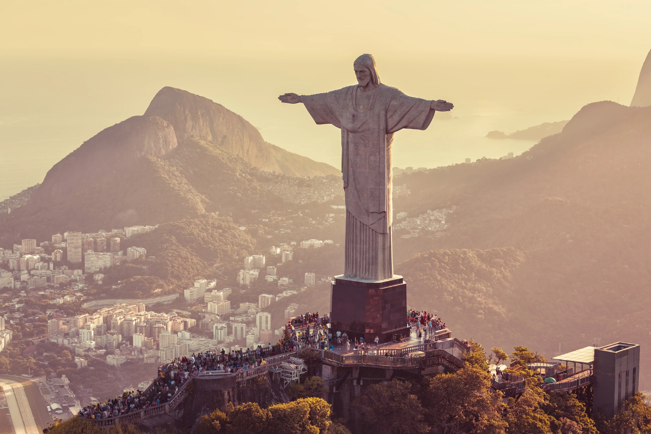 Du lịch Christ the Redeemer: Khi những vòng tay vĩnh cửu ôm trọn trời xanh Brazil
