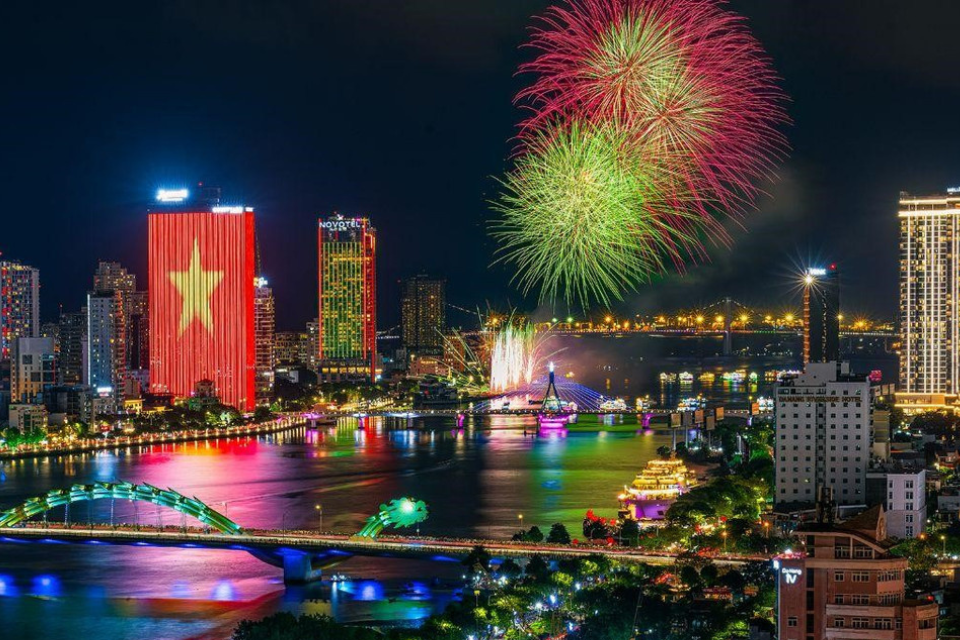 Kinh nghiệm du lịch Đà Nẵng mùa lễ hội pháo hoa Quốc tế 2025 Kinh nghiệm du lịch Đà Nẵng mùa lễ hội pháo hoa Quốc tế 2025