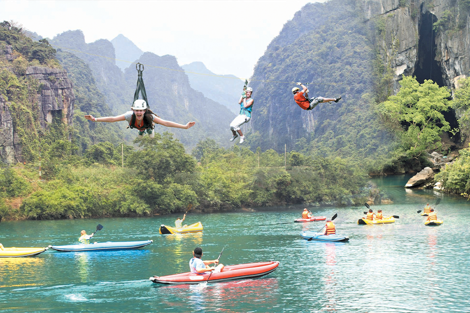 Những trải nghiệm thú vị tại sông Chày hang Tối Quảng Bình