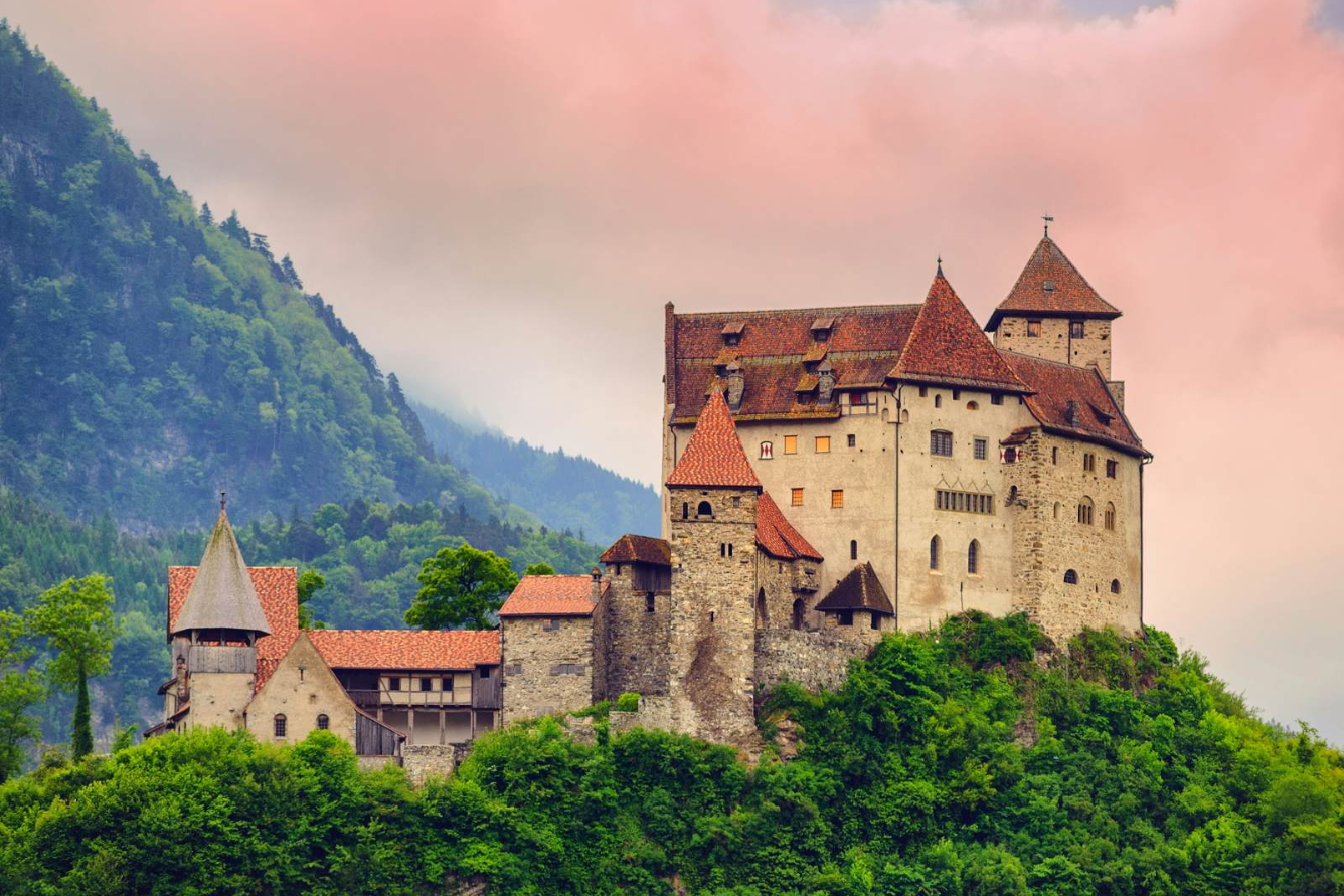 Du lịch lâu đài Gutenberg: Biểu tượng lịch sử và văn hóa độc đáo của Liechtenstein