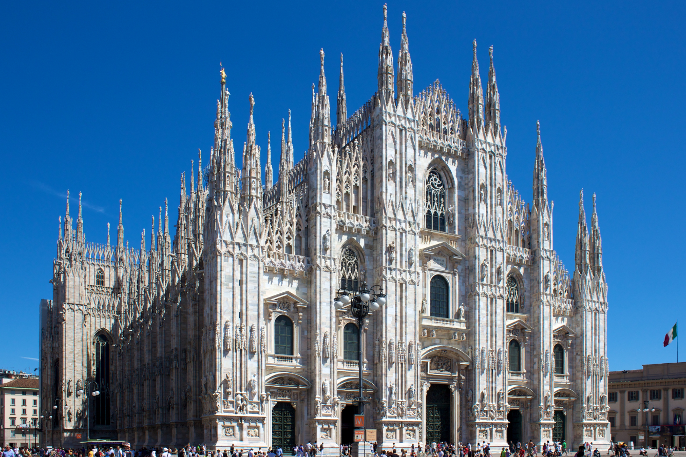 Du lịch nhà thờ Duomo Di Milano: Trái tim tinh thần của người dân Milan