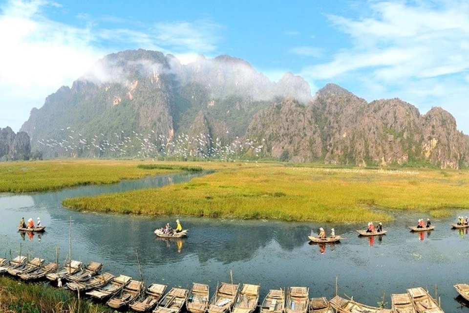 Khám phá Ninh Bình tháng 6,7 - cảnh sắc mùa hè yên bình, tươi mát Khám phá Ninh Bình tháng 6,7 - cảnh sắc mùa hè yên bình, tươi mát