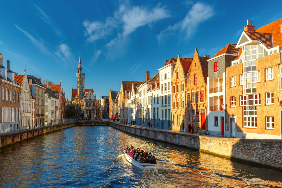 Du lịch trấn cổ Bruges: Top 10+ trải nghiệm bạn không nên bỏ lỡ