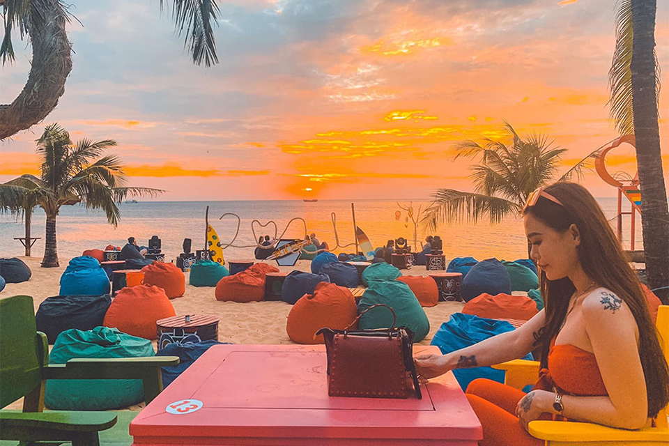 Gen Z đi đâu chơi ở Phú Quốc buổi tối? Top 5 tọa độ “chill - quẩy - sống ảo” hot nhất
