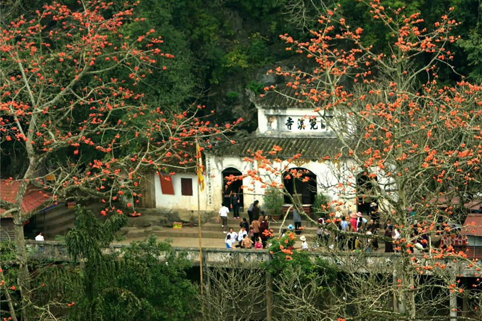 Hành hương đến 5 ngôi chùa miền Bắc nổi tiếng dịp đầu xuân