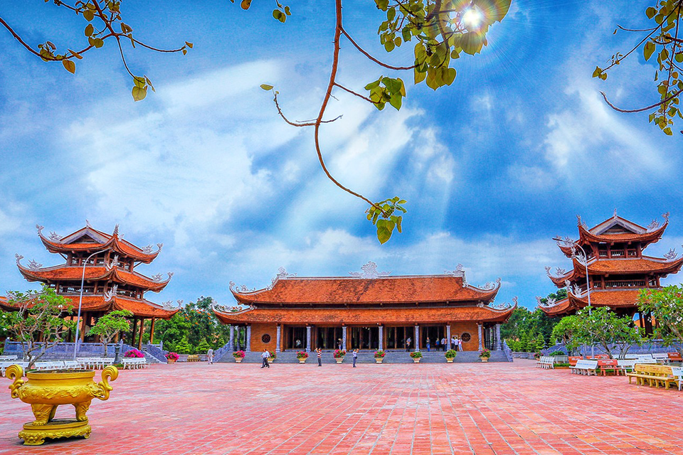 Hành trình xuyên Việt: Chiêm ngưỡng 13 ngôi chùa đẹp ở miền Tây (Phần 1)