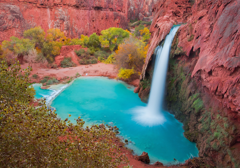 10 Beautiful Lakes of Color