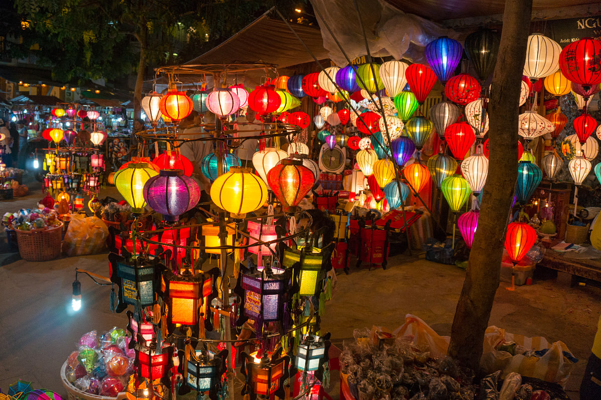 Top 7 night markets in Vietnam
