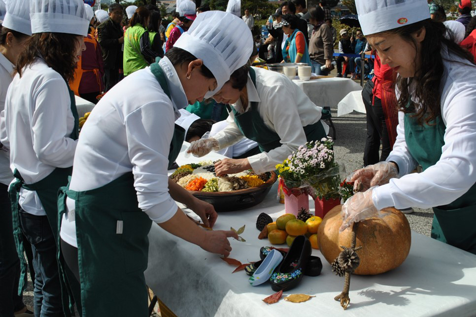 Jeonju Bibimbap Festival 2025: Lễ hội ẩm thực Hàn Quốc mùa thu