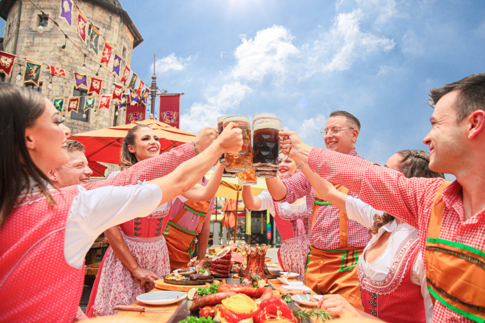 Lễ hội bia Oktoberfest và những trải nghiệm du lịch mùa thu tuyệt vời nước Đức