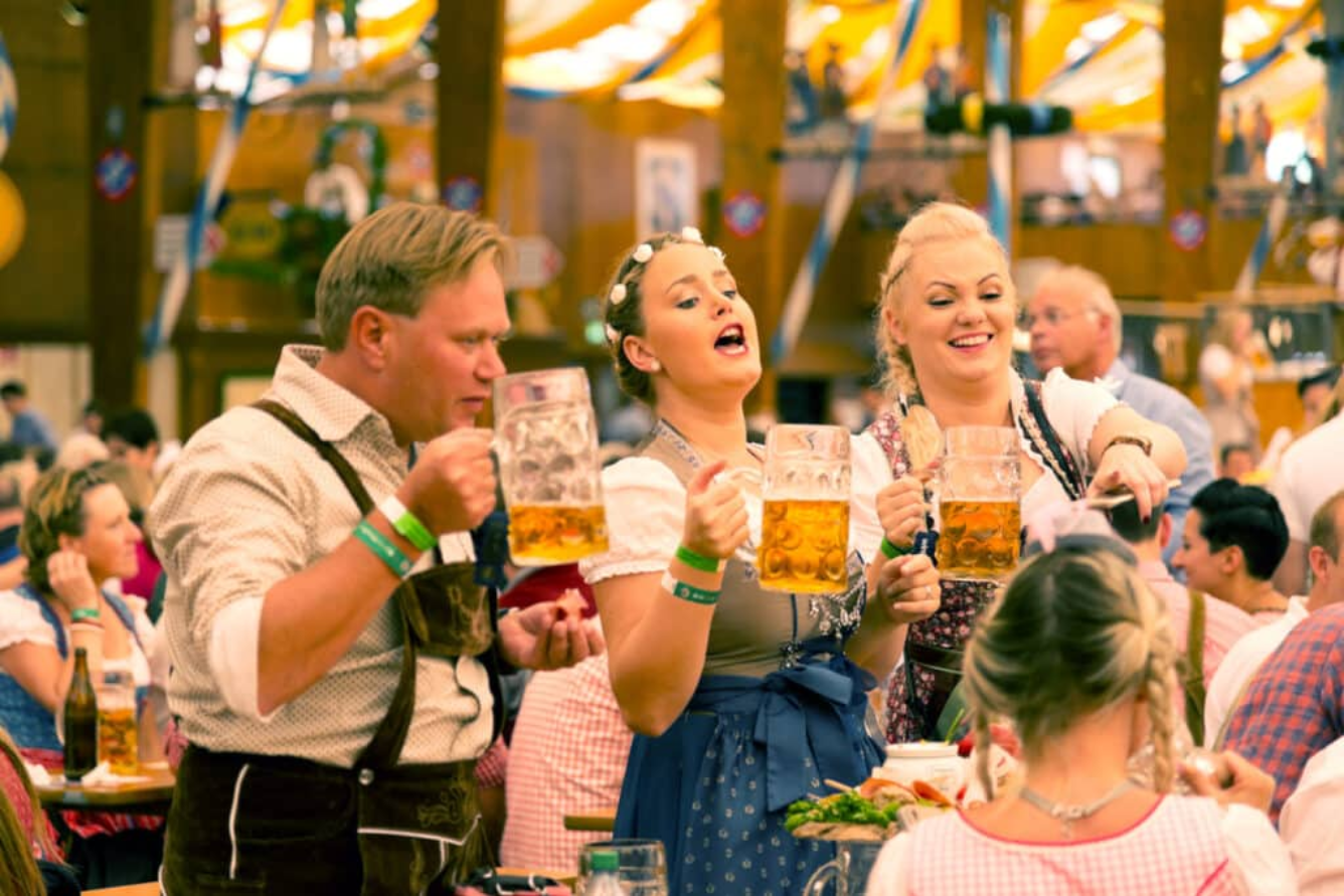 Chào đón lễ hội bia Oktoberfest 2025: Hòa mình trong men say văn hóa nước Đức