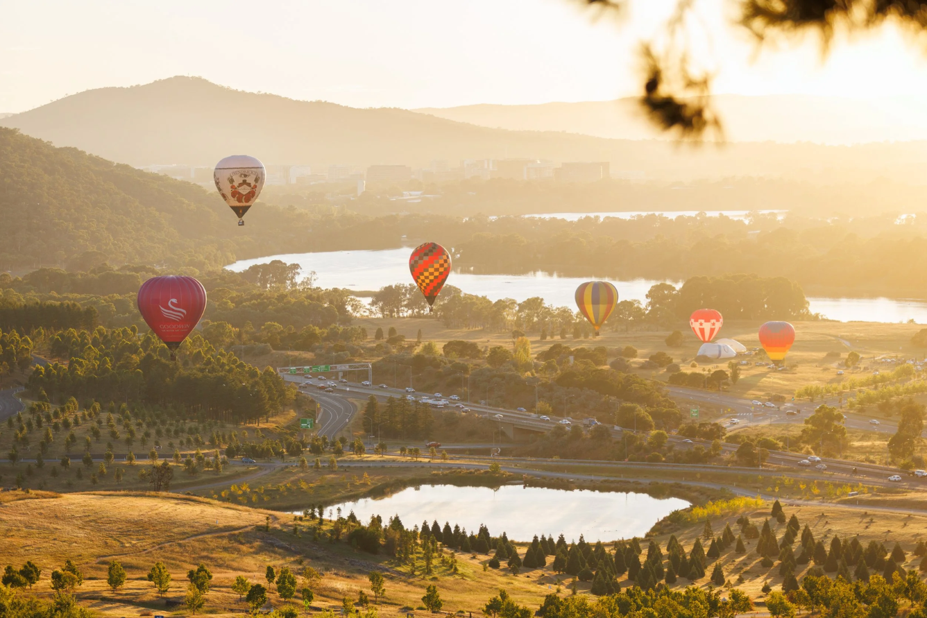 Lễ hội Canberra Balloon Spectacular: Trải nghiệm rực rỡ trên bầu trời nước Úc