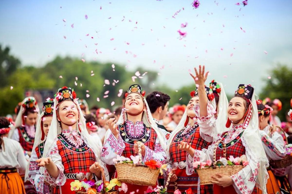 Lễ hội hoa hồng Bulgaria – Nét đẹp văn hóa của bán đảo Balkan Bulgaria