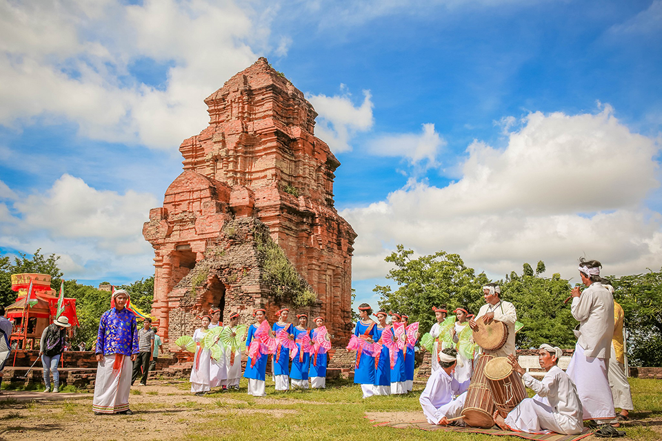 Lễ hội Katê – Khám phá truyền thống và văn hóa độc đáo của người Chăm