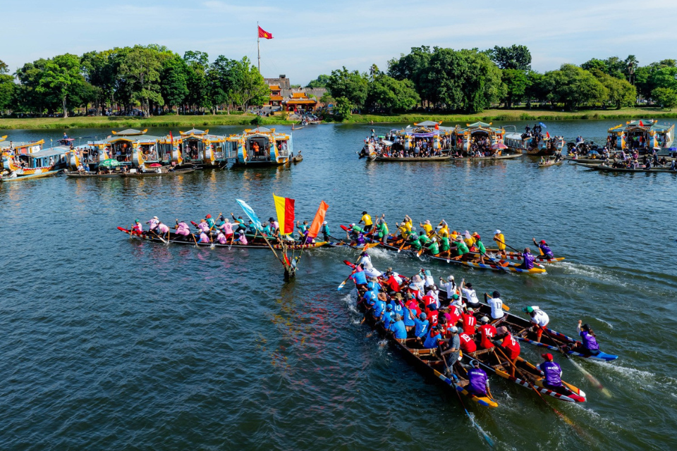 Top 5 lễ hội ở Huế – Hành trình khám phá nét đẹp văn hóa truyền thống