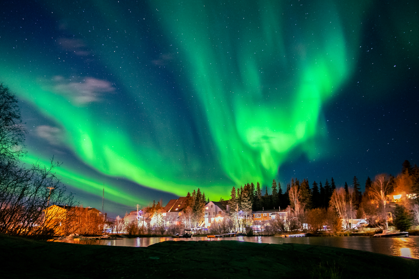 Ngắm cực quang ở Yukon: Hành trình săn tìm dải sáng huyền ảo tại miền Bắc Canada