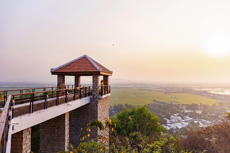 Check-in Victoria Núi Sam Lodge Châu Đốc: Resort view lúa chín “hot” nhất An Giang