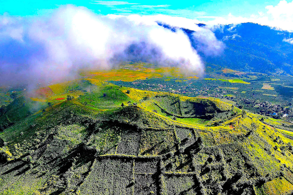 Đỉnh Chư Đăng Ya mùa thu – Săn mây nơi miệng núi lửa giữa trời thu Tây Nguyên