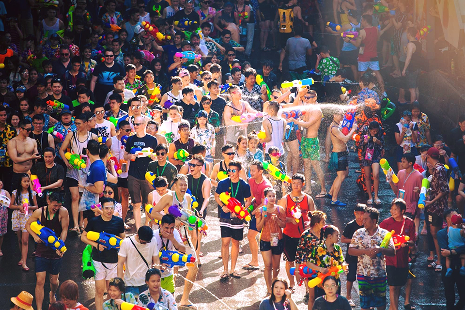 Songkran Thái Lan 2026 – Lễ hội Té nước lớn nhất thế giới bạn không nên bỏ lỡ