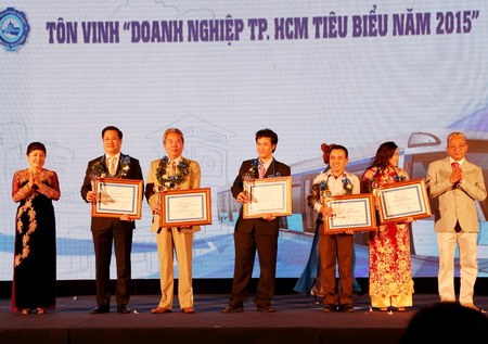 Vietravel vinh dự nhận danh hiệu doanh nghiệp TP.HCM tiêu biểu 2015