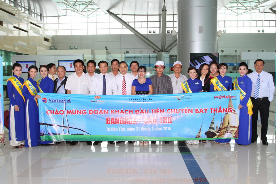 Top 500 Doanh Nghiệp lớn nhất Việt Nam: Vietravel tăng đến 73 bậc & đứng đầu ngành Du lịch - Khách sạn