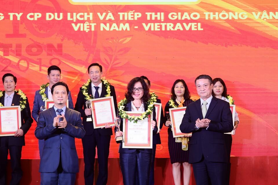 Vietravel vinh dự 3 năm liên tiếp dẫn đầu top 10 công ty uy tín ngành Du lịch - Lữ hành (2017 - 2019)