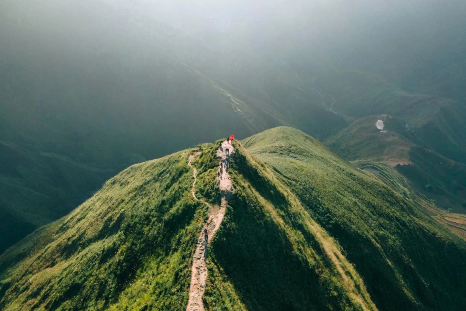 Trải nghiệm trekking Tà Xùa: Trải nghiệm sống lưng khủng long Trải nghiệm trekking Tà Xùa: Trải nghiệm sống lưng khủng long