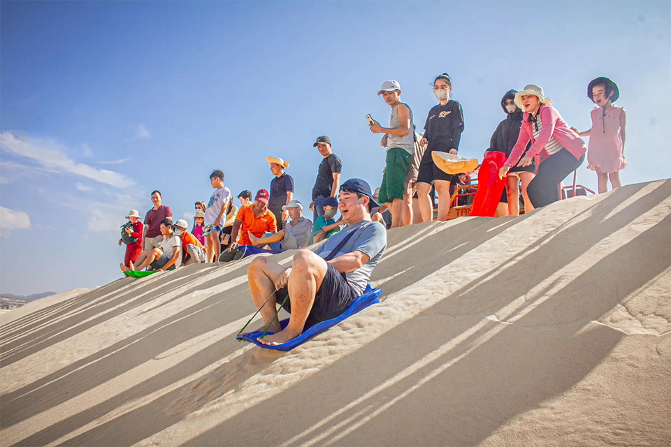 Trượt cát Mũi Né: Trải nghiệm độc đáo khi du lịch Phan Thiết